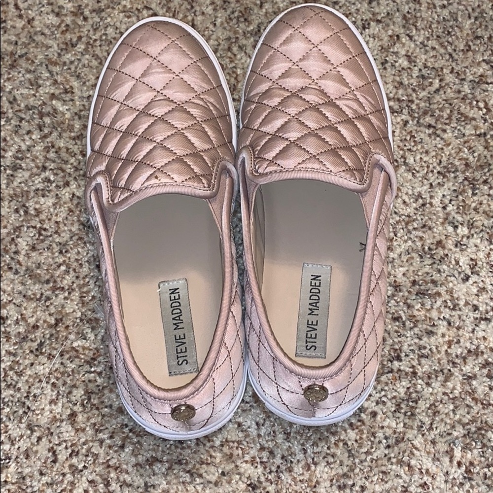 Steve Madden slip ons